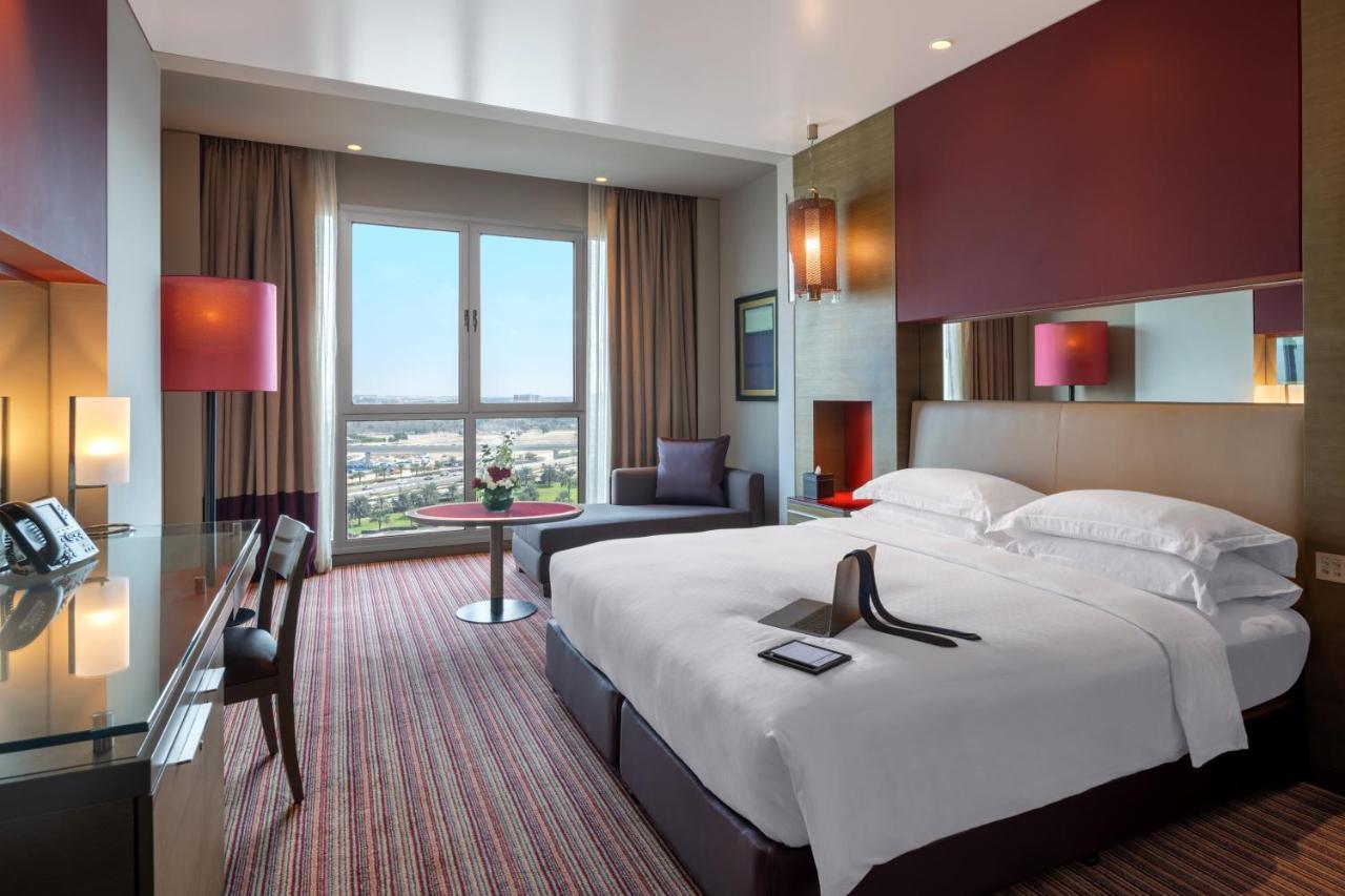 Park Rotana होटल