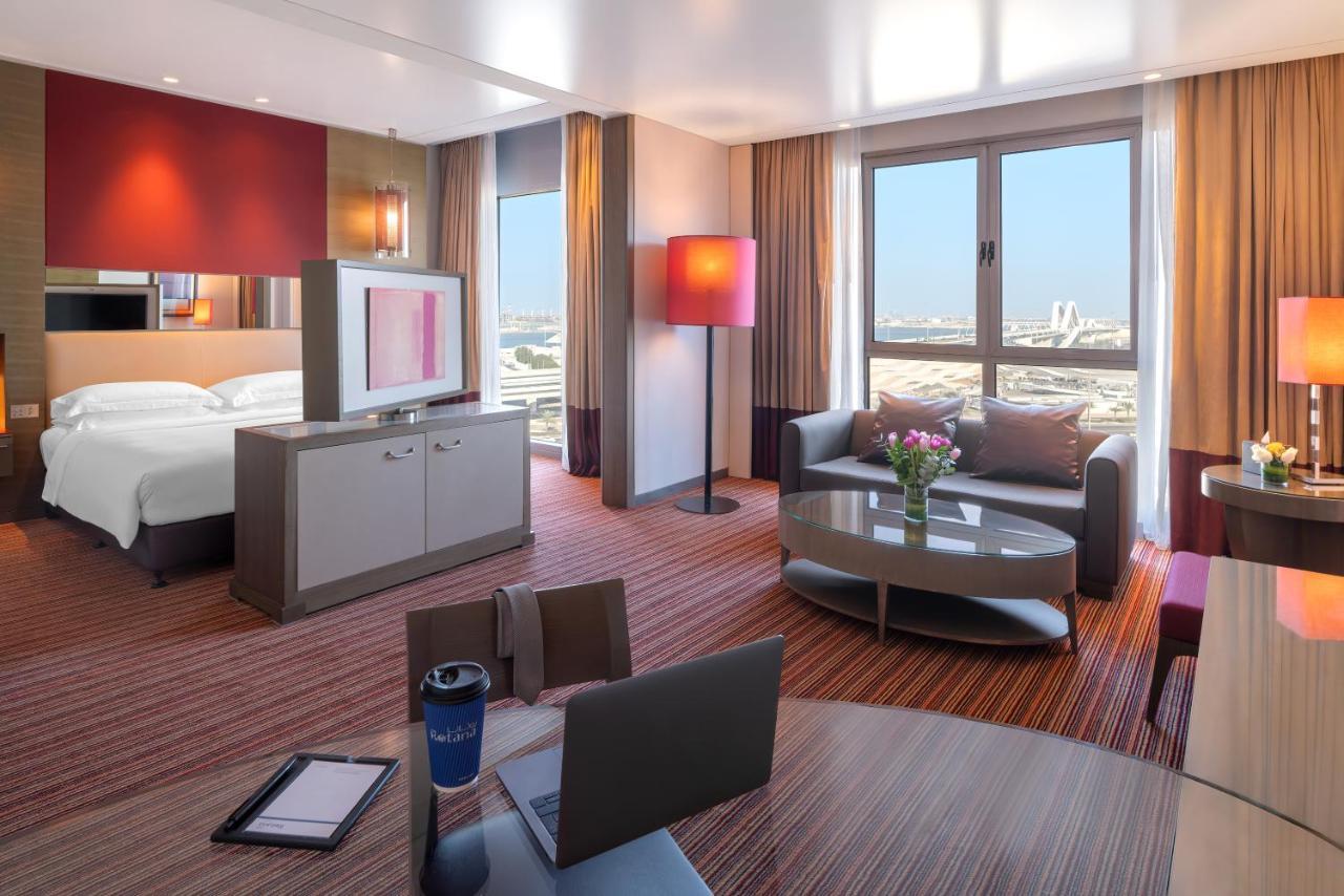 Park Rotana होटल