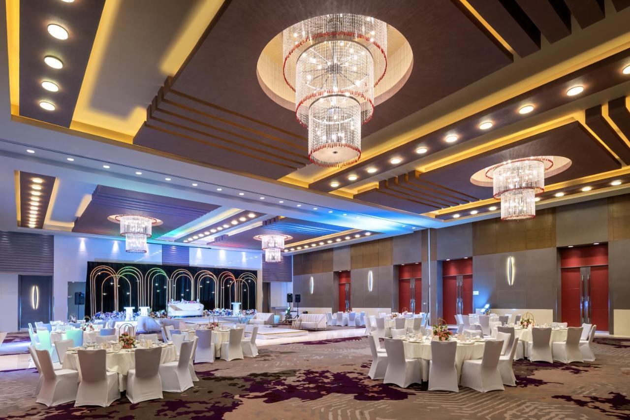 Park Rotana होटल