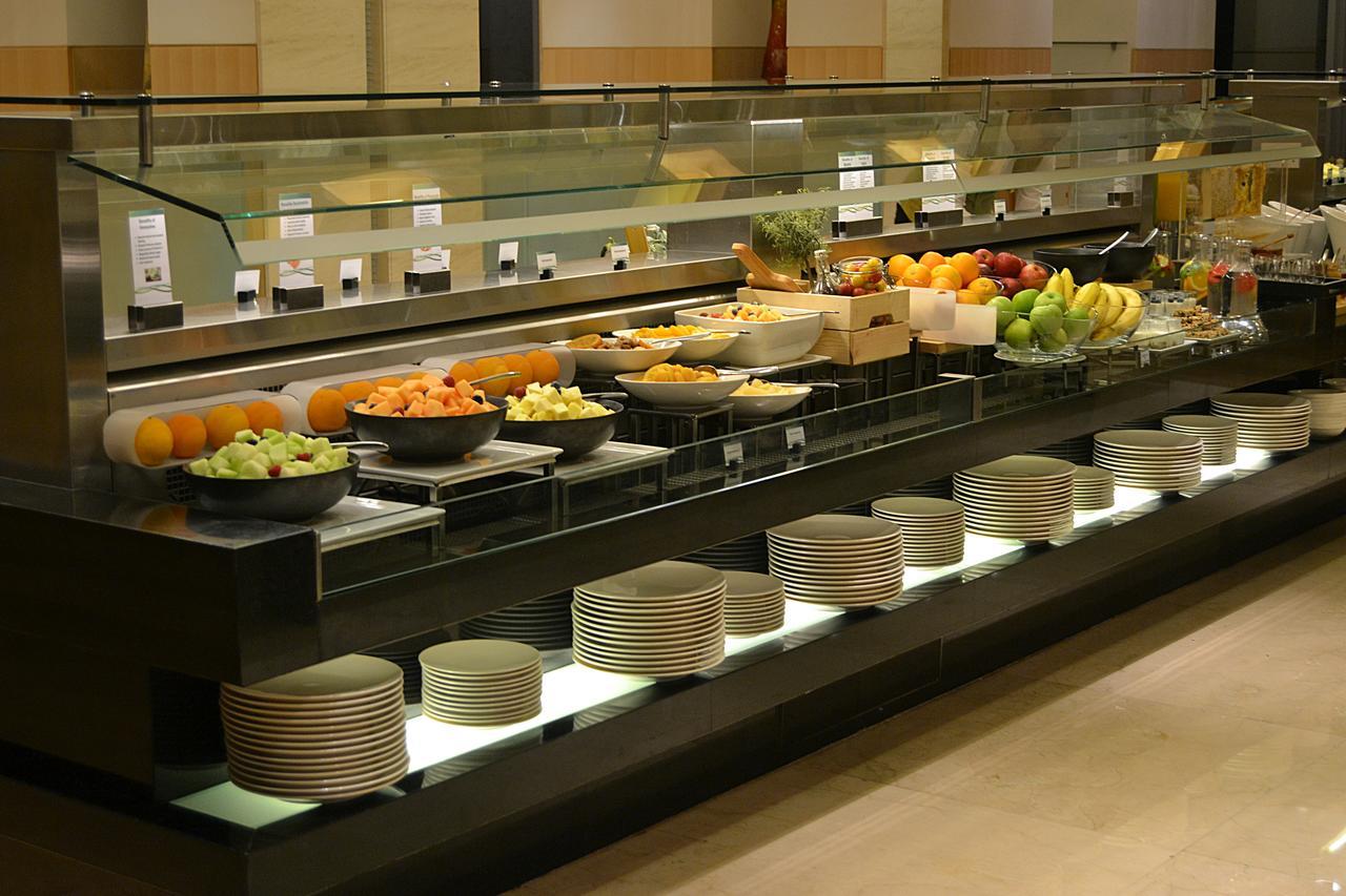 Park Rotana Hotel 5*