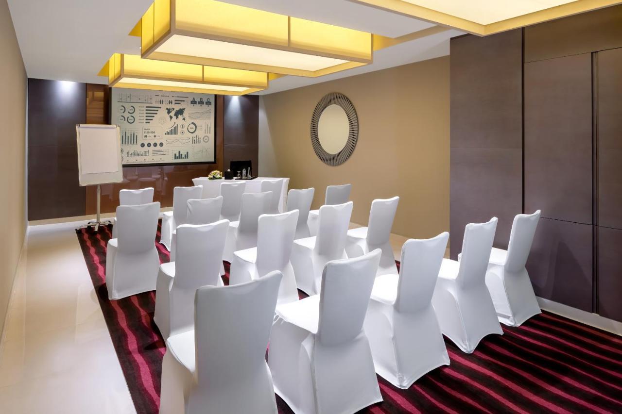 بارك روتانا أبوظبي فندق 5*